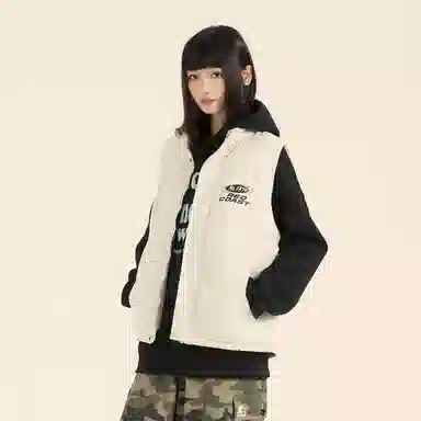 三体 不要回答系列 美式复古简约纯色基础款字母印花立领宽松休闲厚款保暖百搭舒适户外城市风马甲 男女同款