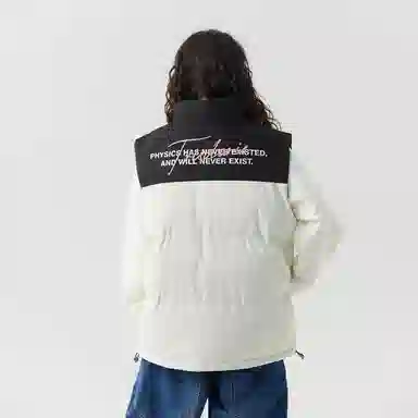 三体 文明系列 撞色拼接美式复古简约基础款字母印花百搭立领开衫户外工装机能风休闲宽松保暖加厚舒适防风无袖马甲 男女同款