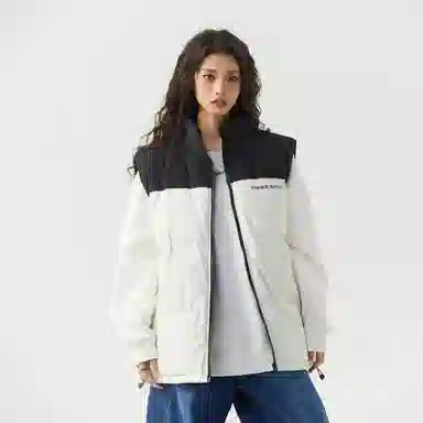 三体 文明系列 撞色拼接美式复古简约基础款字母印花百搭立领开衫户外工装机能风休闲宽松保暖加厚舒适防风无袖马甲 男女同款