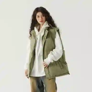 三体 问题系列 美式复古简约基础款字母印花休闲百搭立领保暖加厚柔软舒适户外工装机能风宽松无袖马甲 男女同款