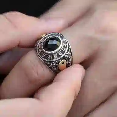 S925
