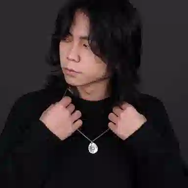 S925