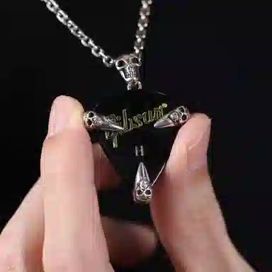 925