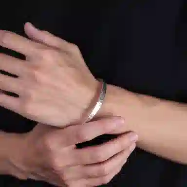 S925