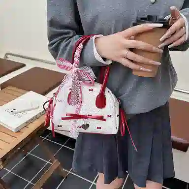 WHERE WHAT WHO ins PU