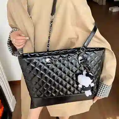 WHERE WHAT WHO Tote PU