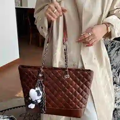 WHERE WHAT WHO Tote PU