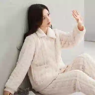 芬腾 珊瑚绒睡衣女冬季秋冬款超加厚加绒保暖套装冬天泡泡绒 家居服 家居套装  女款  米白