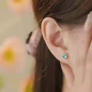 S925