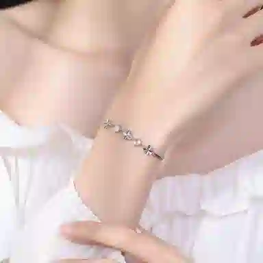 年年喜 四叶草高级感夏季小众百搭精致手饰简约 琉璃 手链 女款