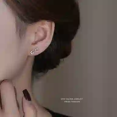 s999