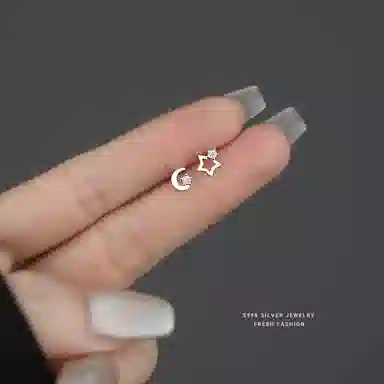 s999