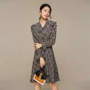 恒源祥 菱格抽象图案荷叶边收腰长袖连衣裙 灰色