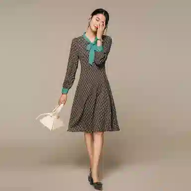 恒源祥 撞色印花菱形格子系带领长袖连衣裙 绿色