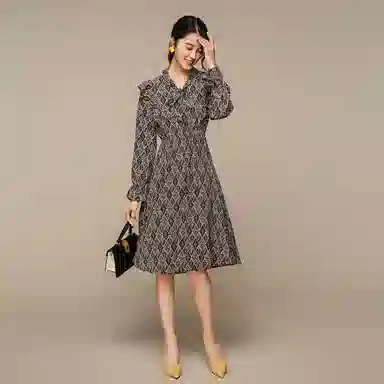 恒源祥 菱格抽象图案荷叶边收腰长袖连衣裙 灰色
