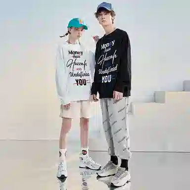 Huzzah Basic Logo Crewneck Sweatshirt