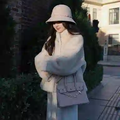 花栗鼠小姐 立领保暖细腻柔和亲肤外套皮草 女款