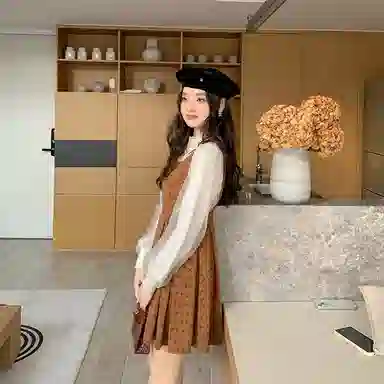 花栗鼠小姐 绣花丝绒印花短款无袖连衣裙 女款