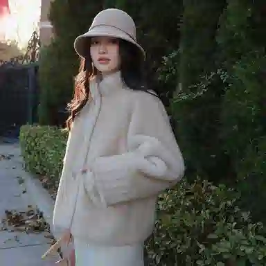 花栗鼠小姐 立领保暖细腻柔和亲肤外套皮草 女款