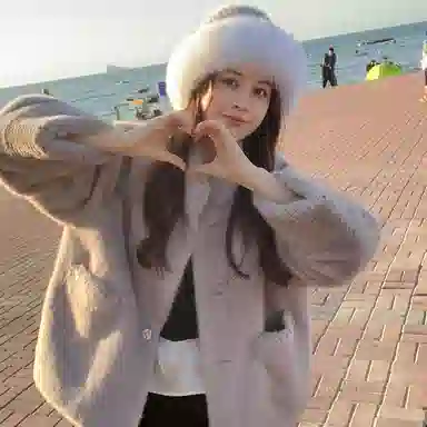 花栗鼠小姐 立领保暖细腻柔和亲肤外套皮草 女款