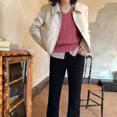 花栗鼠小姐 纯色翻领短款皮衣 女款