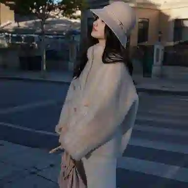 花栗鼠小姐 立领保暖细腻柔和亲肤外套皮草 女款