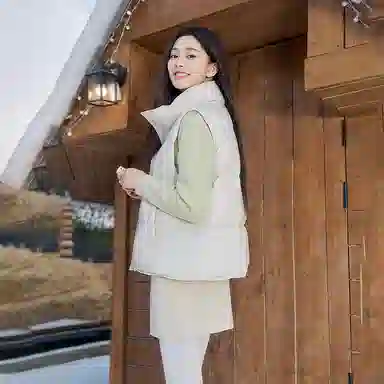 坦博尔 百搭时髦短款立领马甲羽绒服 女款