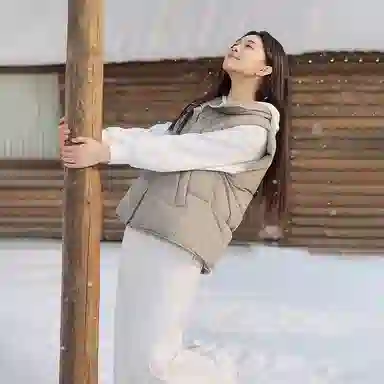 坦博尔 百搭时髦短款立领马甲羽绒服 女款