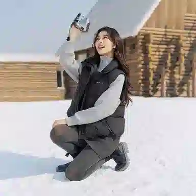 坦博尔 百搭时髦短款立领马甲羽绒服 女款