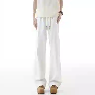 maxim's de paris vibe