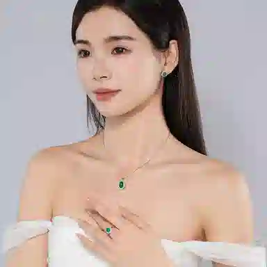 周大生 时尚精致 玉髓 耳环 女款