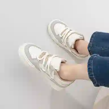 拉夏贝尔 合成革 双鞋带  舒适耐磨 增高轻便 低帮 板鞋 女款