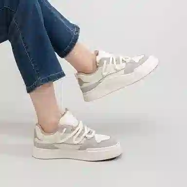 拉夏贝尔 合成革 双鞋带  舒适耐磨 增高轻便 低帮 板鞋 女款