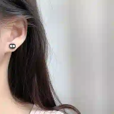 UTD 925 Silver Stud Earrings