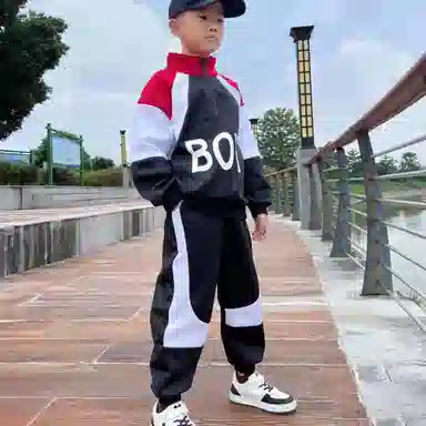 十月妈咪 拼接撞色字母适中卫衣外套休闲运动套装 春秋 儿童款