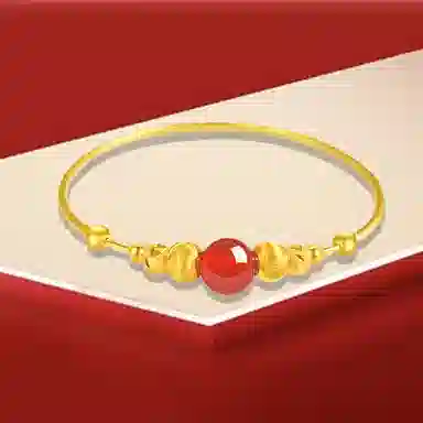 925