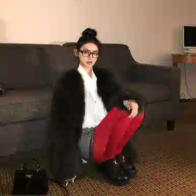 Coco Limited Saga Fox Fur V-Neck Coat