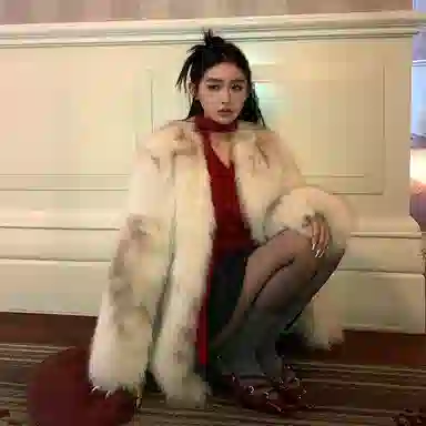 Coco Limited Saga Fox Fur V-Neck Coat