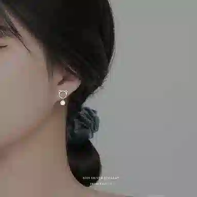 s999