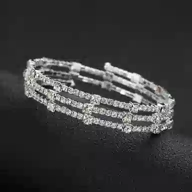 好银坊 <三层环绕>多层叠戴 简约时尚轻奢百搭气质小众设计 铜合金 手镯 女款