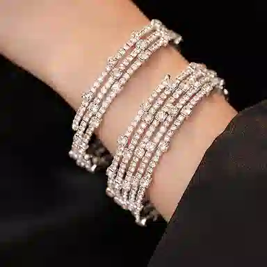 好银坊 <三层环绕>多层叠戴 简约时尚轻奢百搭气质小众设计 铜合金 手镯 女款