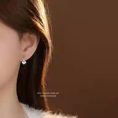 s999