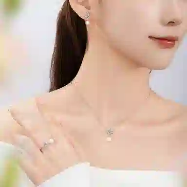 S925