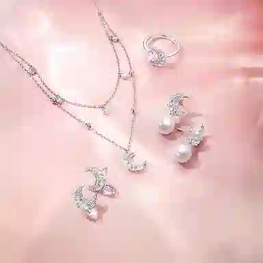 FANCI Dream Heart Moon Necklace