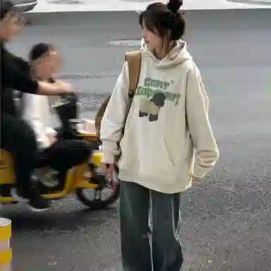 棉购 小羊印花连帽甜美风宽松百搭学生慵懒风设计感休闲长袖卫衣 男女同款