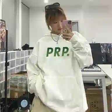棉购 简约风小清新字母印花多巴胺休闲上衣潮流时尚百搭学院风加绒加厚连帽长袖卫衣 女款