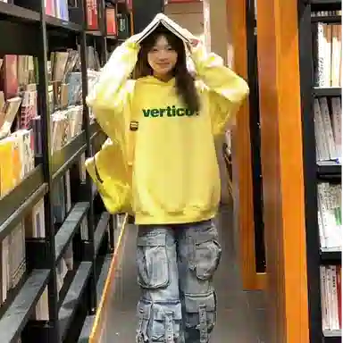 棉购 韩系休闲舒适连帽潮流时尚百搭绒衫外套加绒加厚多巴胺色系小清新简约印花卫衣 女款