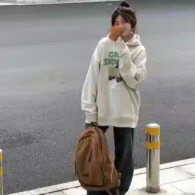 棉购 小羊印花连帽甜美风宽松百搭学生慵懒风设计感休闲长袖卫衣 男女同款