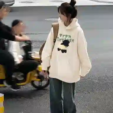 棉购 小羊印花连帽甜美风宽松百搭学生慵懒风设计感休闲长袖卫衣 男女同款