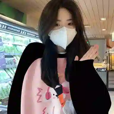 棉购 美式卡通动漫印花插肩圆领套头卫衣 女款
